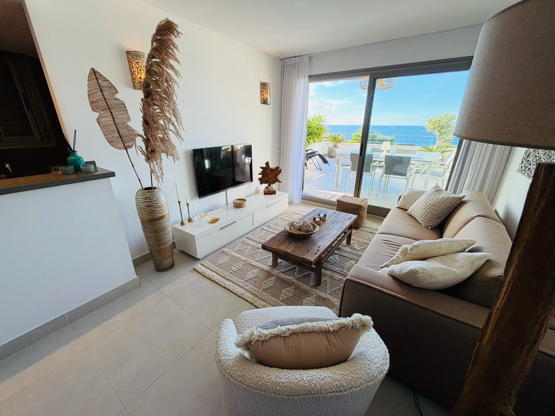 Resa Estates Ibiza Cala Tarida sea views apartment te koop living 2.jpeg